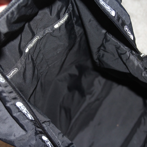 LeSportSac Leisure Oversized Travel Bag and Crossbody - Picture 3 of 8